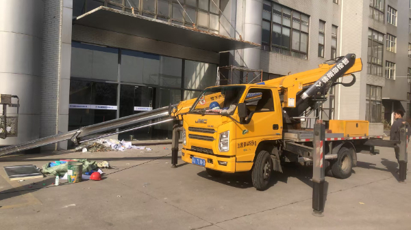 100K防撞緩沖車圖片展示